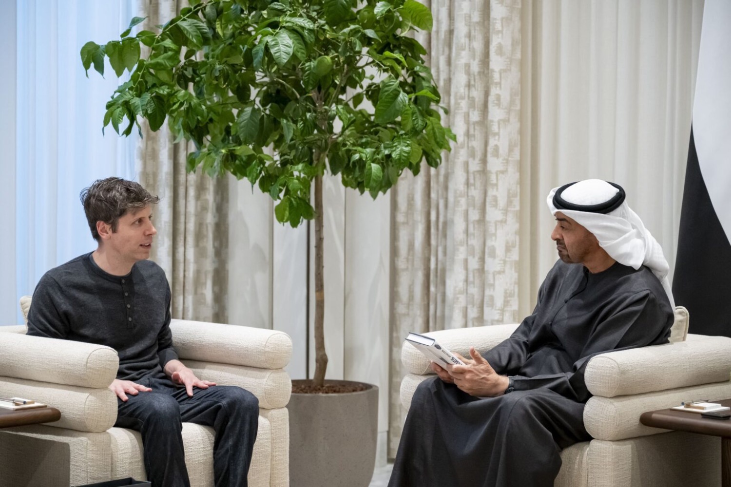 OpenAI und UAE schmieden KI-Allianz | Künstliche Intelligenz & Immobilien | Die Geissens Real Estate | Luxus Immobilien mit Carmen und Robert Geiss – Die Geissens in Dubai